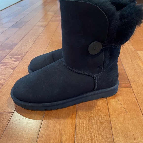 UGG Shoes - Ugg Bailey Boot Size 9, New Without Box